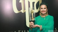 Pada penghargaan tertinggi, yakni Lifetime Achievment Award diraih Christine Hakim. Pool/Gus Mun/detikFoto.