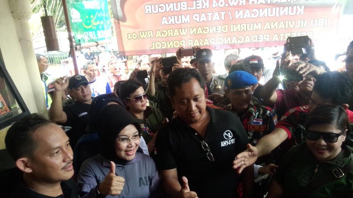 Didatangi Sylviana, Warga Senen Mengeluh Batas Usia dan Honor PKK