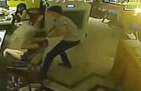 Mengeluh Soal Pelayanan, Pengunjung Ini Disiram Air Panas oleh Staf Restoran