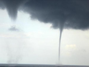 Fenomena Tornado Langka Ancam Wilayah Iran di Tengah Perang