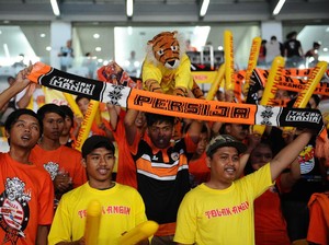 Saat Ketiga Cagub DKI Berupaya Beri Umpan Terobosan ke Persija