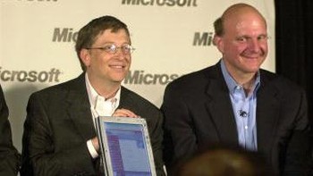 Ia adalah sobat kental dan orang kepercayaan Bill Gates. Mereka bertemu kala sama-sama kuliah di Universitas Harvard. Foto: Getty Images