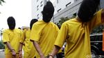 Polda Metro Tunjukkan Tersangka Kerusuhan di Penjaringan