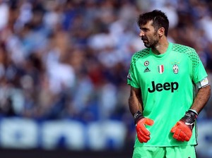 Buffon Waspadai Laju Oke Roma