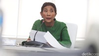 Menteri Kelautan dan Perikanan Susi Pudjiastuti memberikan keterangan di di Kantor KKP Gedung Mina Bahari IV, Gambir, Jakarta Pusat, Selasa (8/11/2016) terkait kasus kapal pemalsu dokumen di Benoa, Bali.