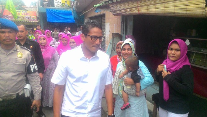 Didatangi Sandiaga, Warga Rorotan Mengaku Belum Pernah Dikunjungi Gubernur