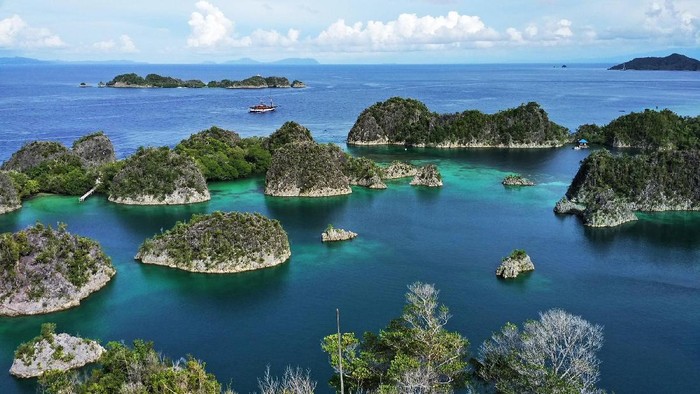 Gugusan Pulau Karang Cantik di Piaynemo Raja Ampat