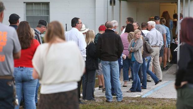 Antrean pemilih di Florida
