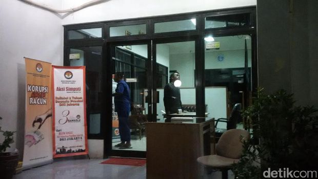 Suasana gedung Bawaslu DKI  sepi. Foto: Noval/ detikcom