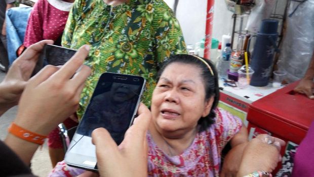 Sambut Ahok yang Kembali Blusukan, Nenek di Petojo Menangis Terharu