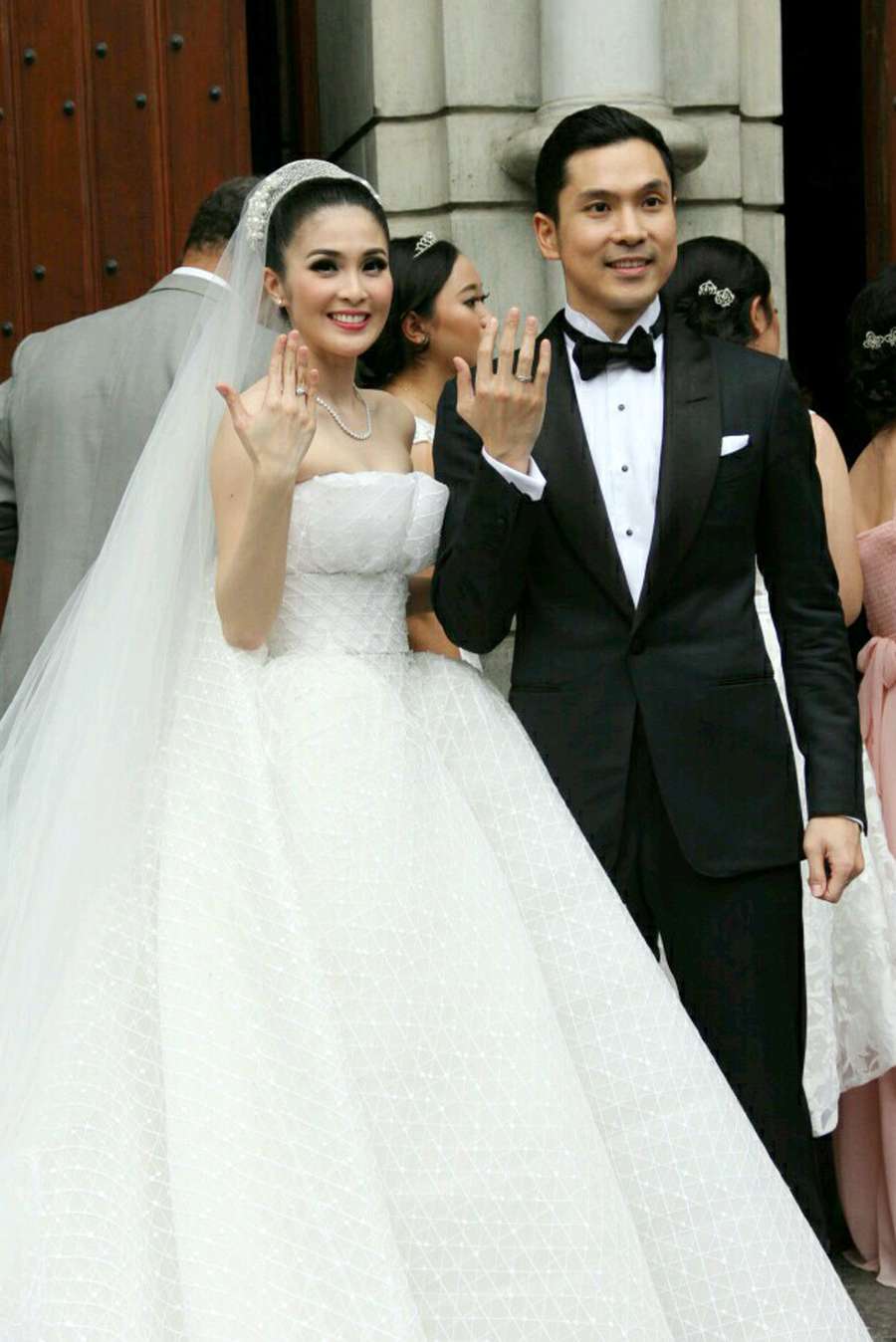 Momen Bahagia Sandra Dewi Dan Harvey Moeis Aksi Feni Rose Di