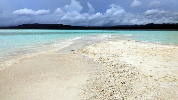 Ditemukan Turis, Begini Awal Pasir Timbul Raja Ampat Bisa Terkenal