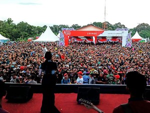 6137 Wisman Malaysia Memadati Festival di Perbatasan Kalbar