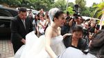 Momen Bahagia Sandra Dewi dan Harvey Moeis, Aksi Feni Rose di Pernikahan Sandra Dewi