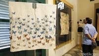Karya adibusana dari serat kayu dipamerkan di Museum Tekstil di Jakarta.