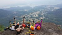 Selesai sudah menaklukkan Via Ferrata Gunung Parang (Desvriany/d'Traveler)