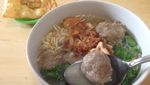 Slruup! Di Sini Ada Bakso Gurih Kenyal Berbahan Kambing Muda