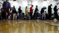 Warga mengantre untuk memberikan suaranya di New York. Lucas Jackson/Reuters/detikFoto.