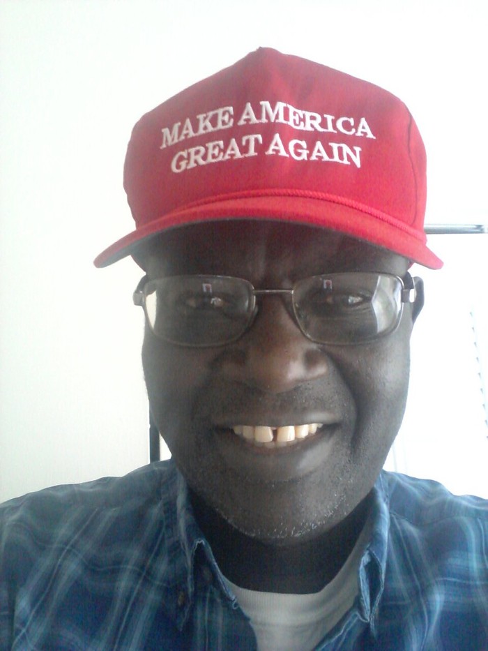 Adik Tiri Obama: Saya Berdoa ke Allah dan Trump Menang!