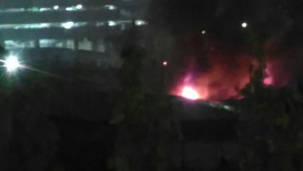 Buntut Kebakaran di WTC Mangga Dua, Empat Kios dan Lima Mobil Terbakar