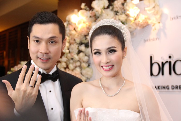 Sandra Dewi dan Harvey Moeis saat press conference di The Dharmawangsa
