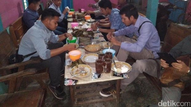 Jualan Opor Ayam, Perempuan Ini Raup Omzet Rp 5 Juta/Hari