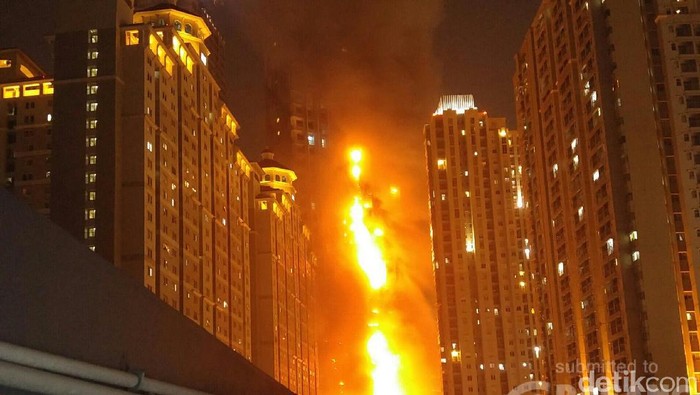 Kebakaran Neo Soho, Percikan Api dari B9 Parkir Atas