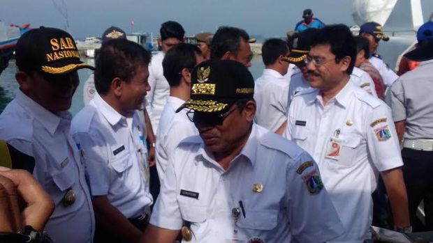 Sumarsono hangat menyapa para pegawai Kepulauan Seribu.