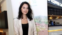 Penyanyi berusia 31 tahun itu terlihat sangat kurus, ia mengatakan hal tersebut akibat mengurus anaknya. Pool/Ismail/detikFoto.