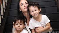Kini ia fokus menjadi seorang ibu dari dua orang putranya tersebut. Pool/Ismail/detikFoto.