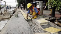 Saat ini pengerjaan 39 titik trotoar di Jakarta telah mencapai 70 persen.