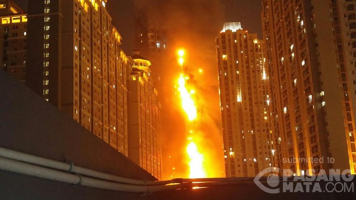 Api Masih Berkobar di Apartemen Neo Soho, Begini Penampakannya