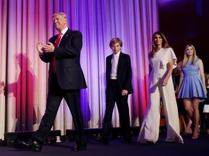 Gaya Memukau Melania Trump Saat Pidato Kemenangan Donald Trump