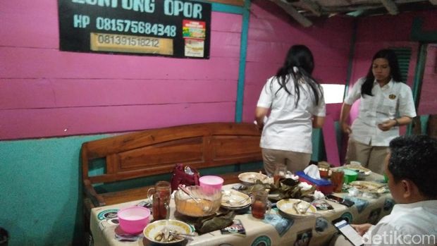 Jualan Opor Ayam, Perempuan Ini Raup Omzet Rp 5 Juta/Hari