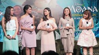 Ia bersama keempat gadis dari Singapura, Filipina, Thailand dan Malaysia dipilih untuk menyanyikan lagu How Far Ill Go atau versi Indonesianya Seberapa Jauh Ku Melangkah yang menjadi soundtrack dari film animasi Disney.