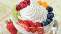 Siapa yang tak kenal yogurt? Camilan ini selain sehat dan mengenyangkan, juga memiliki kandungan serat dan kalsium yang tinggi. (foto: thinkstock)