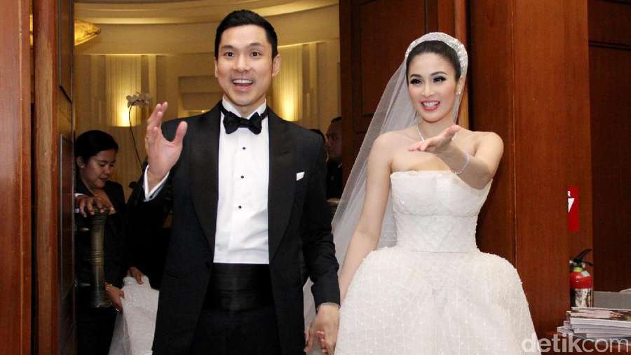 November In Love! Curhat Sandra Dewi Tentang Perjalanan 