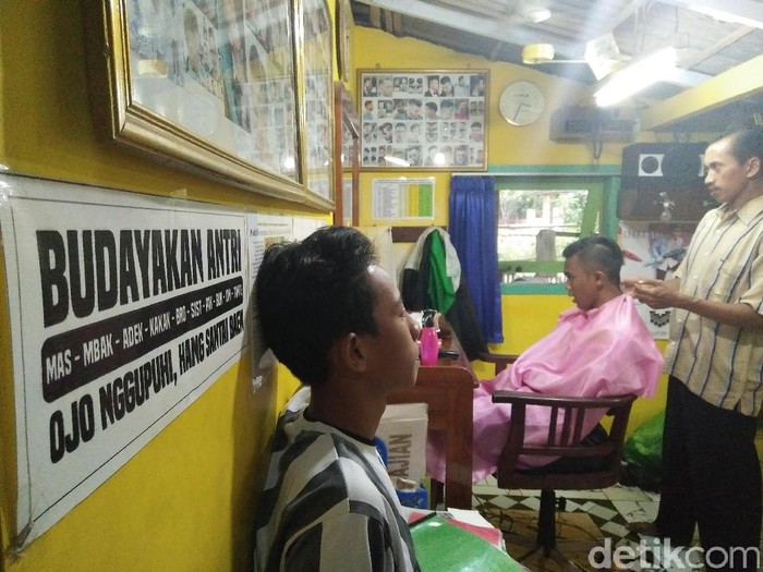 Ilustrasi tukang cukur (Foto: Kartika S Tarigan/detikcom) Ilustrasi tukang cukur (Foto: Kartika S Tarigan/detikcom)