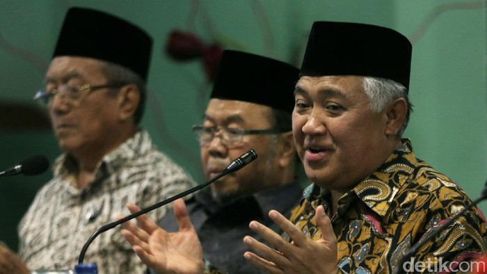 Ketua Dewan Pertimbangan Majelis Ulama Indonesia Din Syamsudin, Wakil Ketua Didin Hafidhuddin dan Nasarudin Umar memimpin jalannya rapat pleno dewan pertimbangan MUI di Gedung MUI, Jakarta, Rabu (9/11/2016). Rapat pleno tersebut digelar karena kasus dugaan penistaan agama dan Alquran merupakan masalah serius dan telah meresahkan kehidupan berbangsa.