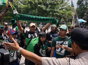 Polisi Larang Bonek Datang ke Lokasi Kongres PSSI di Bandung