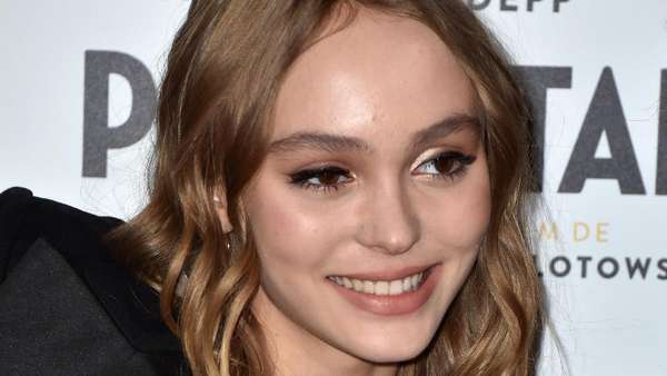 Cantiknya Lily-Rose Depp Cantiknya Lily-Rose Depp