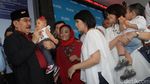 Antasari Azhar Bebas Disambut Cucu