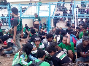 Kapolsek Koja: Hari ini Sebagian Bonek Pulang, Sebagian Lagi Besok