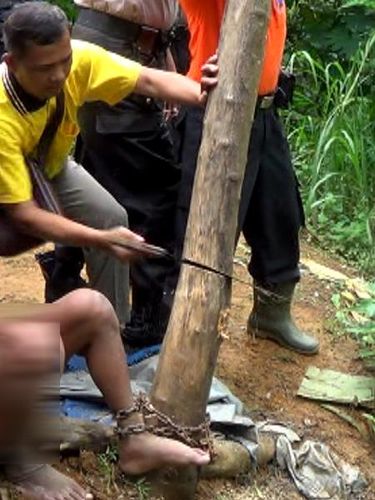 Toirun yang Dirantai 15 Tahun di Bawah Pohon Dibebaskan Dinsos Jatim