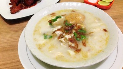 Soto Banjar Komplet Berkuah Susu Gurih yang Memberi Kenyamanan