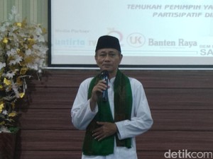 Hari Pahlawan, Embay Kuliahi Mahasiswa Untirta soal Politik dan Sejarah Banten