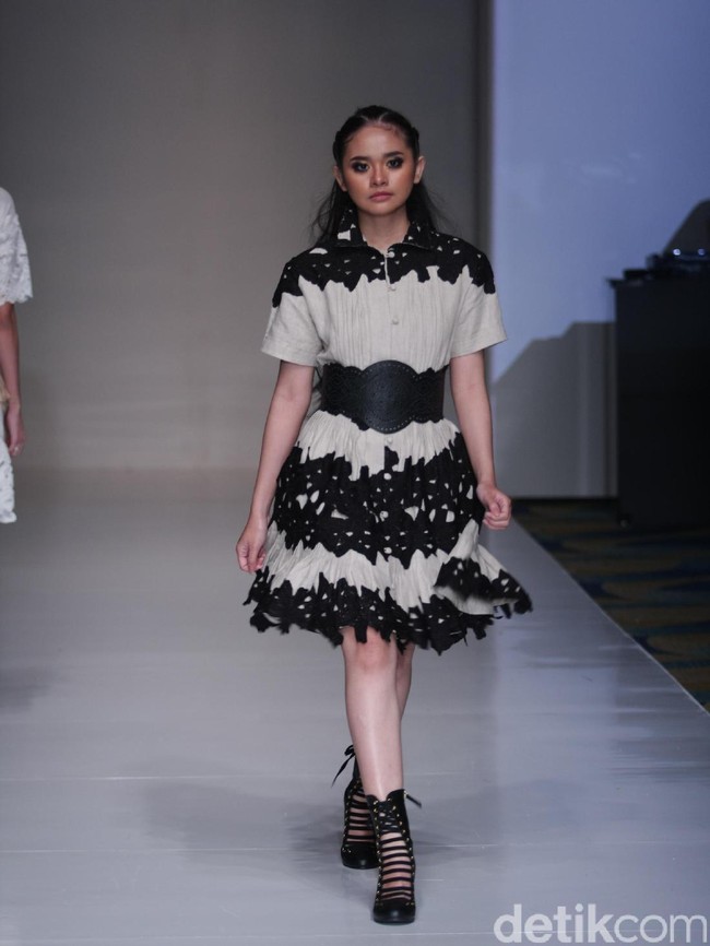 Fashion Show Barli Asmara di IPMI Trend Show 2017. Senayan City. Jakarta. [Foto: Mohammad Abduh/Wolipop]
