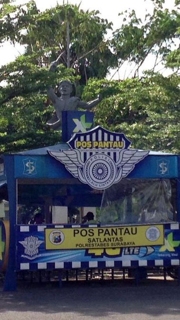 Patung perjuangan ini 'sembunyi' di belakang pos polisi