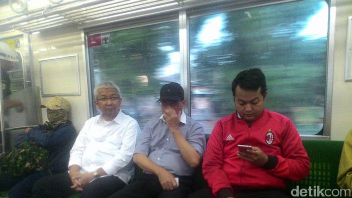 Dapat Laporan KRL Sering Telat, Menhub Budi Sidak KRL Tanah Abang- Serpong