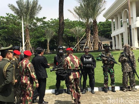 Sambangi Markas Kopassus di Cijantung, Jokwi Cek Kesiapan Pasukan